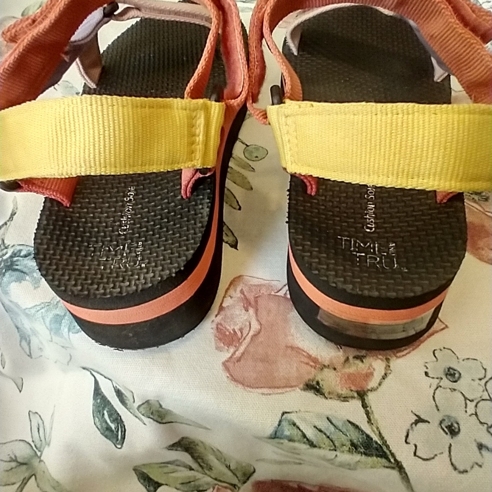 Sandals - Picture 2 of 4